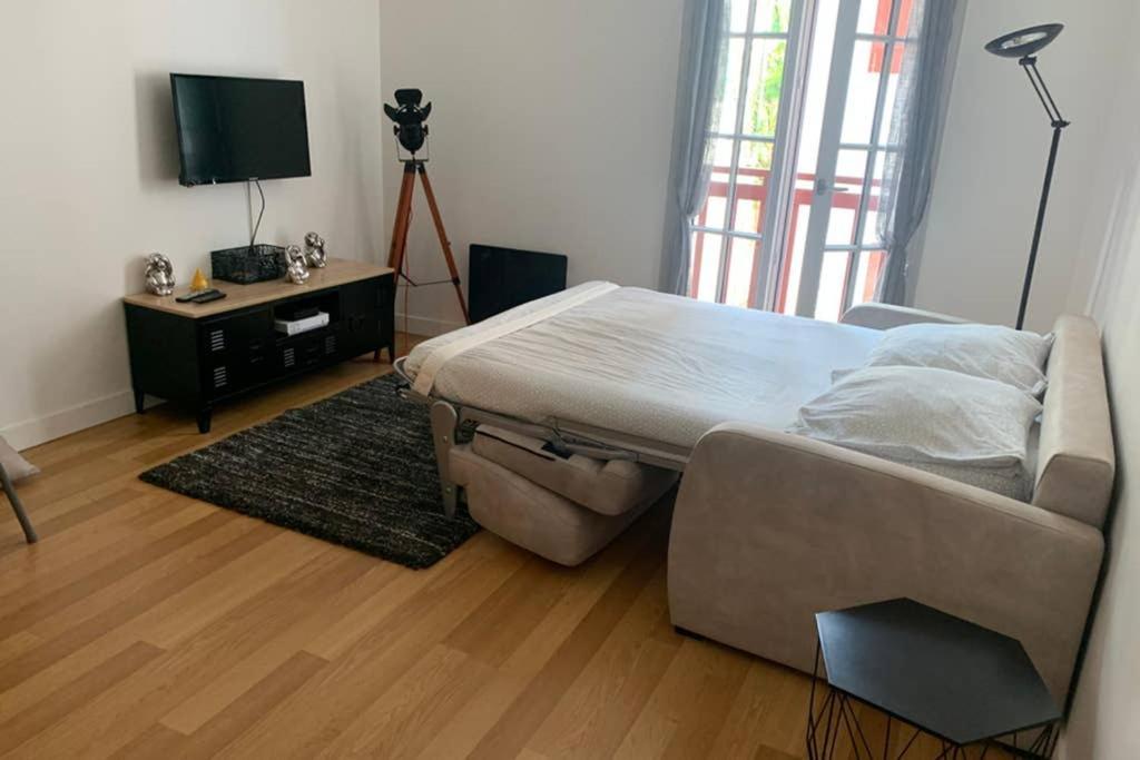 Апартаменты Studio 4 Personnes Coeur De Ville Plage A 50 M Сен-Жан-де-Люз Экстерьер фото